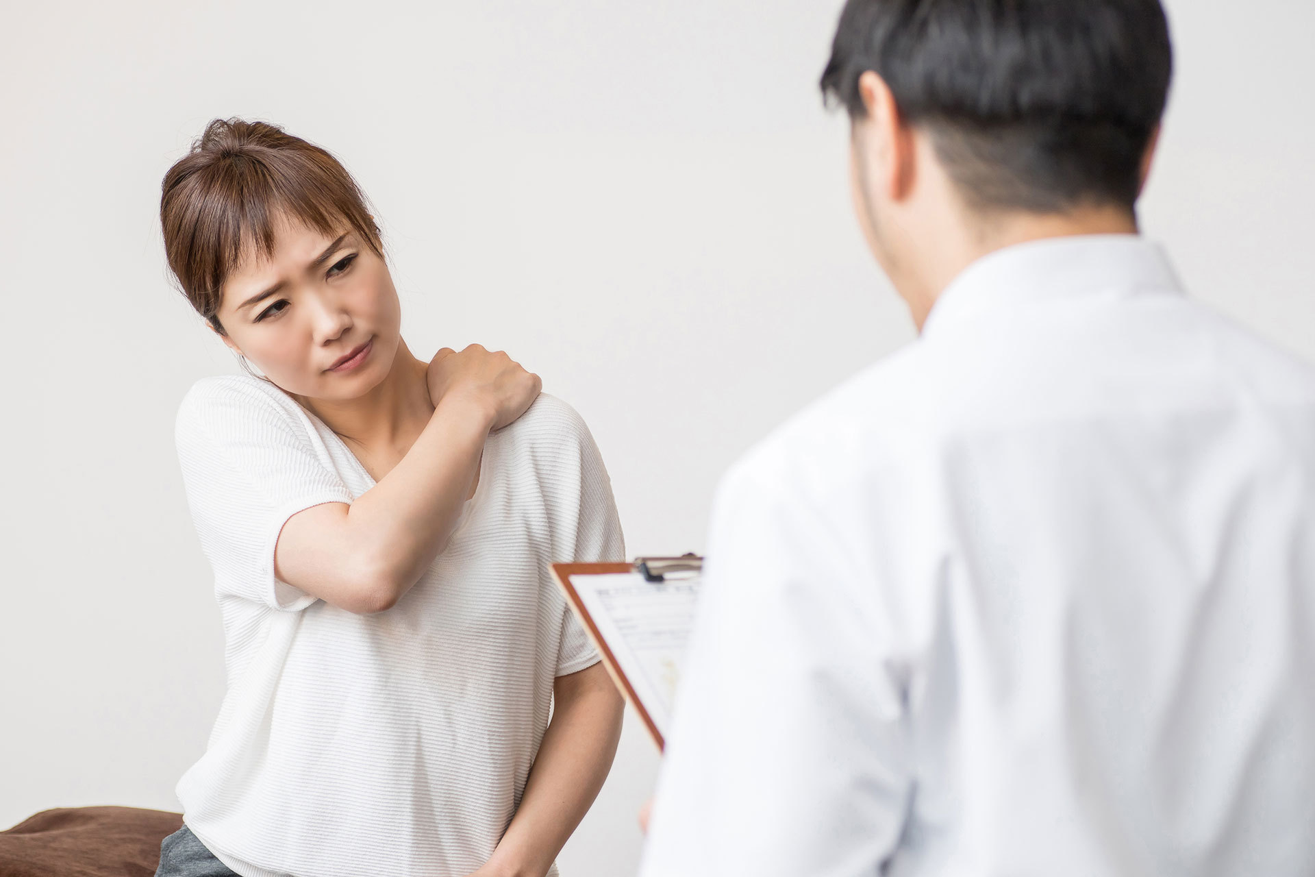 急に腫れや痛みを感じる方へ